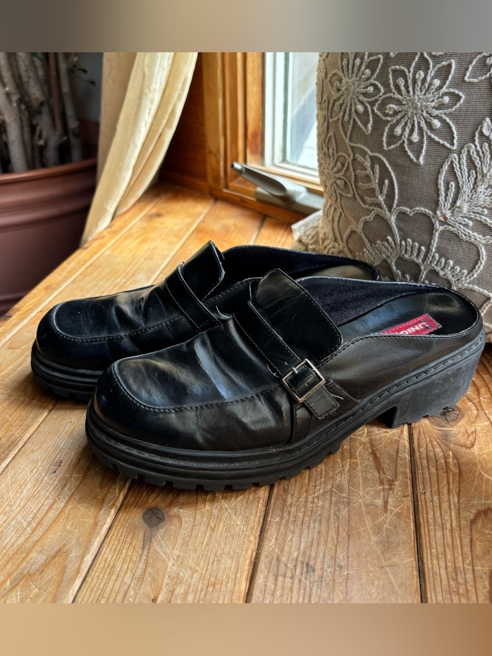 UNIONBAY Black Slip-On Loafer Mules